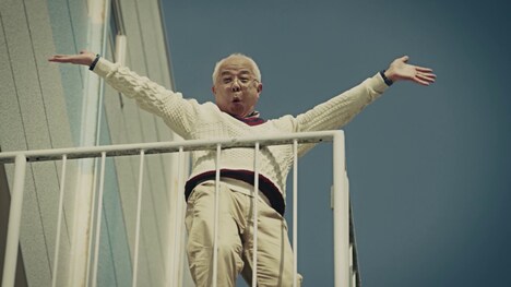 Webムービー「『HAVE A NICE DAY』～ゾンビ臭よ、ごきげんよう～」のワンシーン。