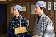 伊藤健太郎と中川大志演じる助さん格さんコンビ。(c)NHK