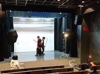 フライヤー用ビジュアルの撮影に臨むうしろシティら。