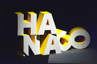 ステージ端に置かれたオブジェ。