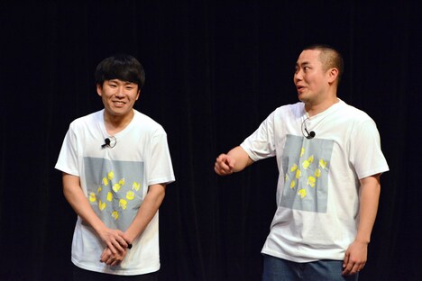 エンディングに2人で登場した(左から)ハナコ秋山、ハナコ岡部。