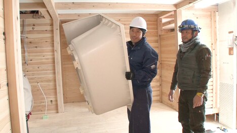 魔裟斗（左） (c)ABC