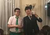 エレファントジョンとして久々に漫才を披露する森枝天平氏（左）と加藤憲（右）。