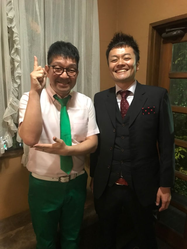 元エレファントジョンの森枝天平氏（左）と加藤憲（右）。