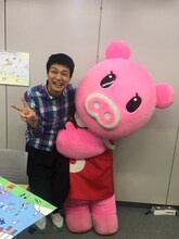 もう中学生とTBS公式キャラクターのブーナ。(c)TBS