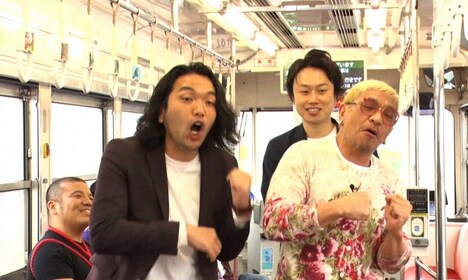 見取り図と“お母ちゃん”こと松本人志。(c)ABC