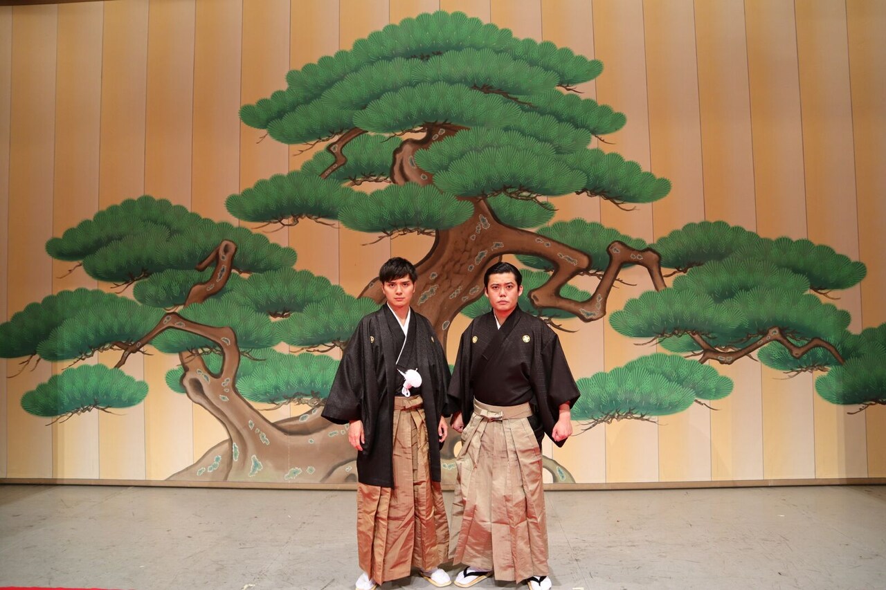 令和喜多みな実が吉田たち＆アキナと襲名披露、河野「ずっと脚が震えてました」