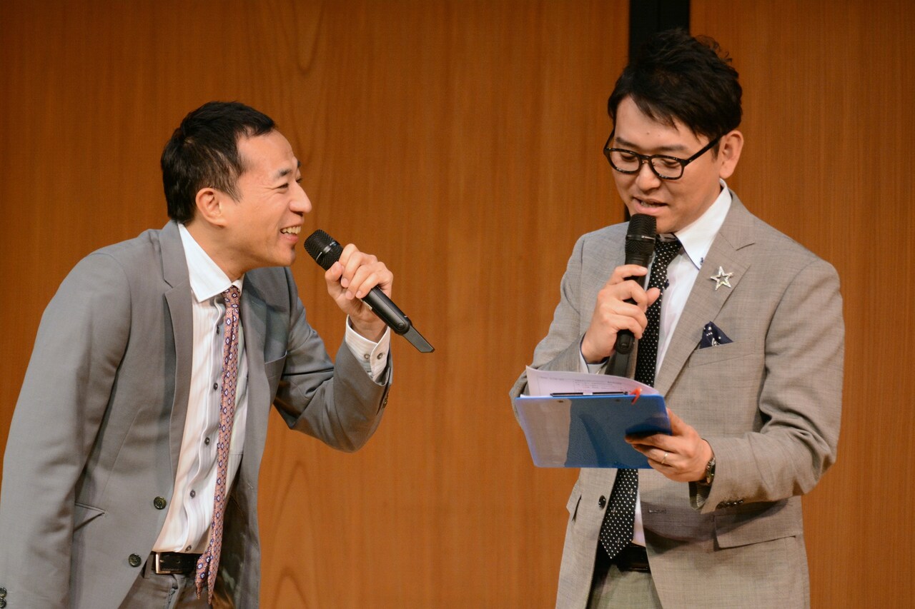 MCを務めたナイツ。