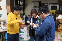 ロケ中のミキ。(c)静岡朝日テレビ