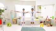 動画「コンビ風呂 presented by バスタブクレンジング」より。