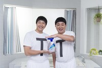 動画「コンビ風呂 presented by バスタブクレンジング」撮影中の様子。