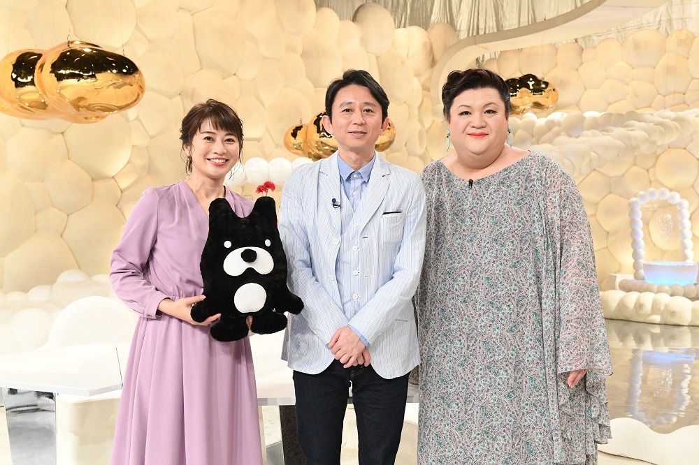 有吉弘行（中央）、マツコ・デラックス（右）、久保田直子アナ（左）。(c)テレビ朝日
