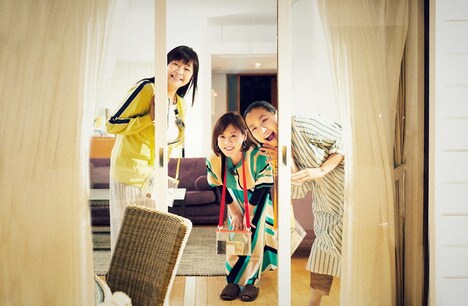 「あさこ梨乃まあさ 3人娘の3万円旅」より。(c)テレビ東京