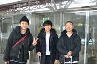 左からアインシュタイン河井、和牛・川西、アキナ山名。