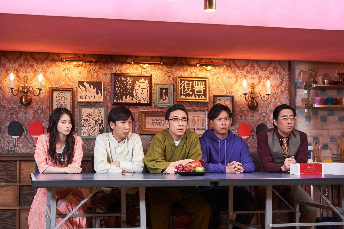 左から山本舞香、東京03飯塚、東京03角田、山下健二郎、東京03豊本。