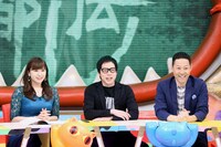 左から角谷暁子（テレビ東京アナウンサー）、今田耕司、東野幸治。