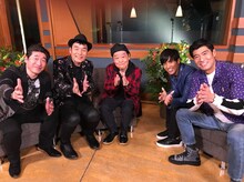 「My Anniversary SONG」に出演する（左から）ダチョウ倶楽部、K、高嶋政宏。(c)BS朝日