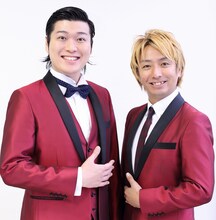 湘南デストラーデ。左からナオ・デストラーデ、岡本亮。