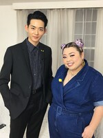 竜星涼（左）と渡辺直美（右）。