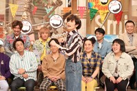 夢屋まさる（中央）ら。(c)フジテレビ