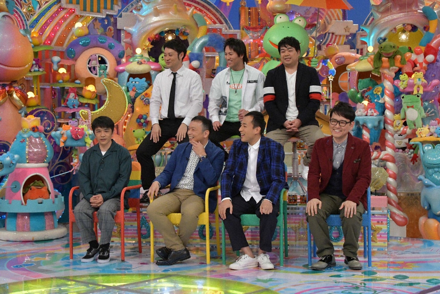 「アメトーーク！」に出演する「サンドウィッチマン大好き芸人」たち。(c)テレビ朝日
