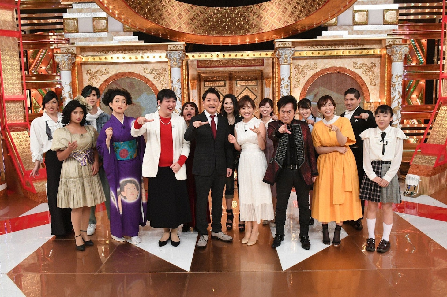「世界一難しいカラオケ」の出演者たち。(c)テレビ朝日