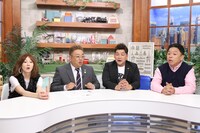 （左から）YOU、サンドウィッチマン、伊集院光。(c)中京テレビ