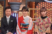 左から次長課長・河本、丘みどり、最上もが。(c)読売テレビ