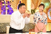 「櫻井・有吉THE夜会」に出演する(左から)アンタッチャブル山崎、木南晴夏。(c)TBS