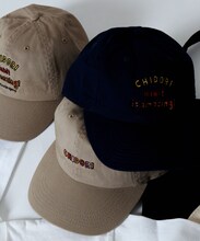 千鳥とJOURNAL STANDARD relumeのコラボキャップ。