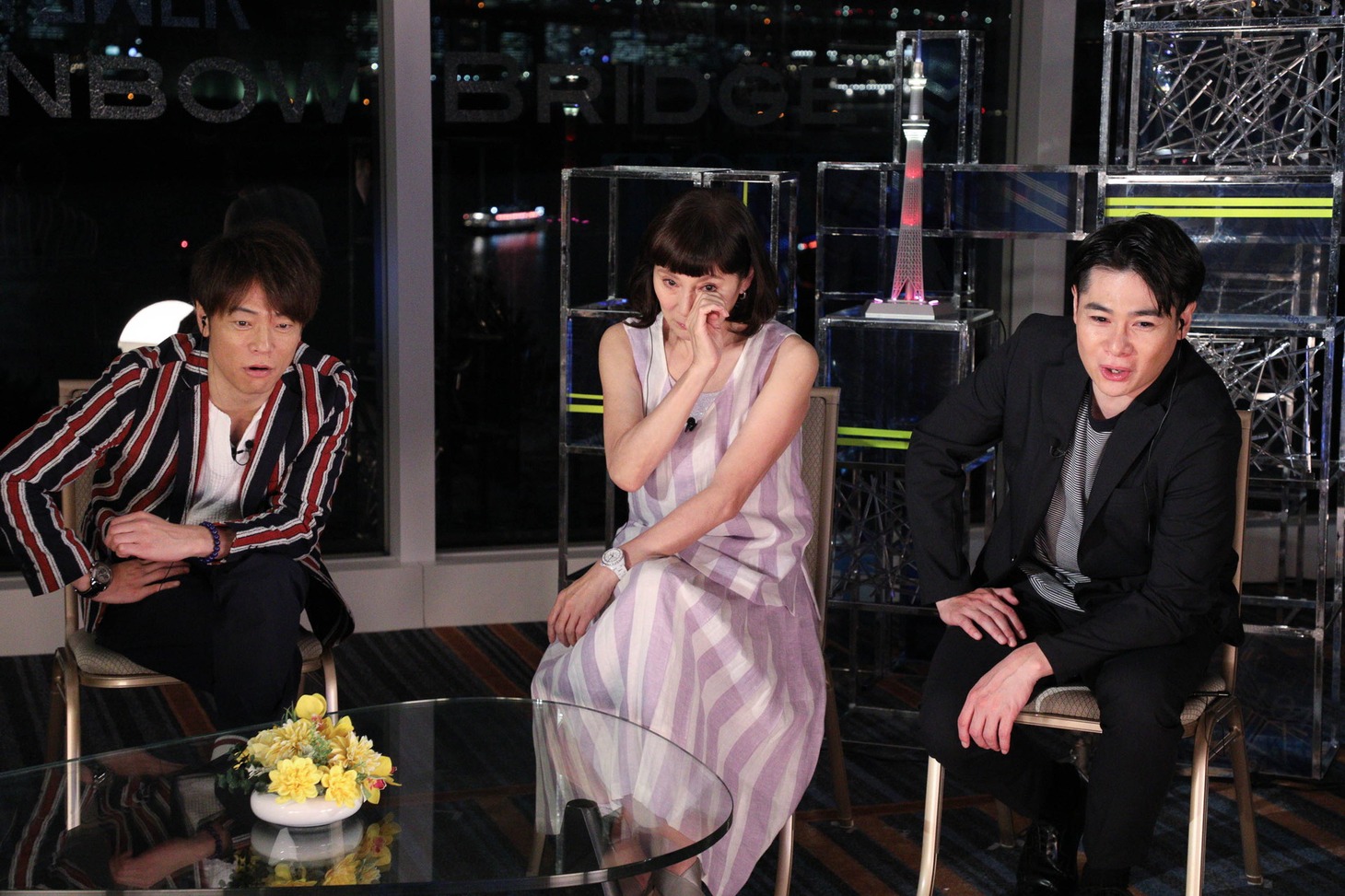 （左から）陣内智則、秋野暢子、平成ノブシコブシ吉村。(c)関西テレビ