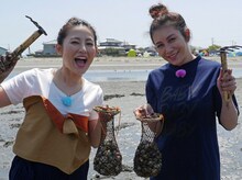 「極上空間 ～小さなクルマ、大きな未来。～」に出演する（左から）福田彩乃、ミラクルひかる。(c)BS朝日