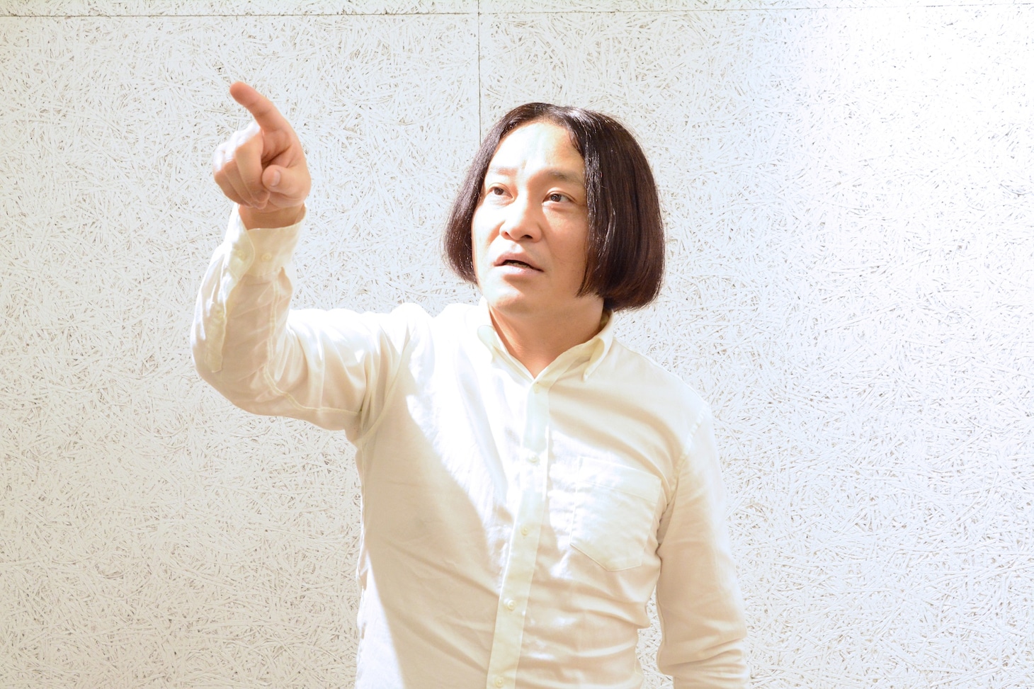 取材中に「クワバタオハラを見つけた」という永野。