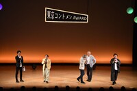 阿佐ヶ谷姉妹を「阿佐ヶ谷“しがい”」と言い間違うきたろう（左から2人目）。