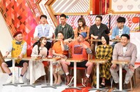 スタジオ出演者たち。(c)TBS