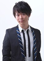 はちみつ☆コンビナートのakariを演じる土岐隼一。