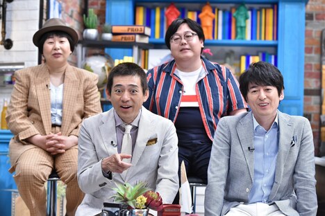 博多華丸・大吉と森三中・大島（後列左）、タイムマシーン3号・関（後列右）。(c)中京テレビ