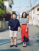 「Domani」6／7月号でパパコーディネートを着用している和牛・水田（左）。