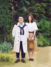 「Domani」6／7月号のモデルに起用されている和牛・水田（左）。