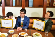 クイズに挑戦する銀シャリ鰻（左）。