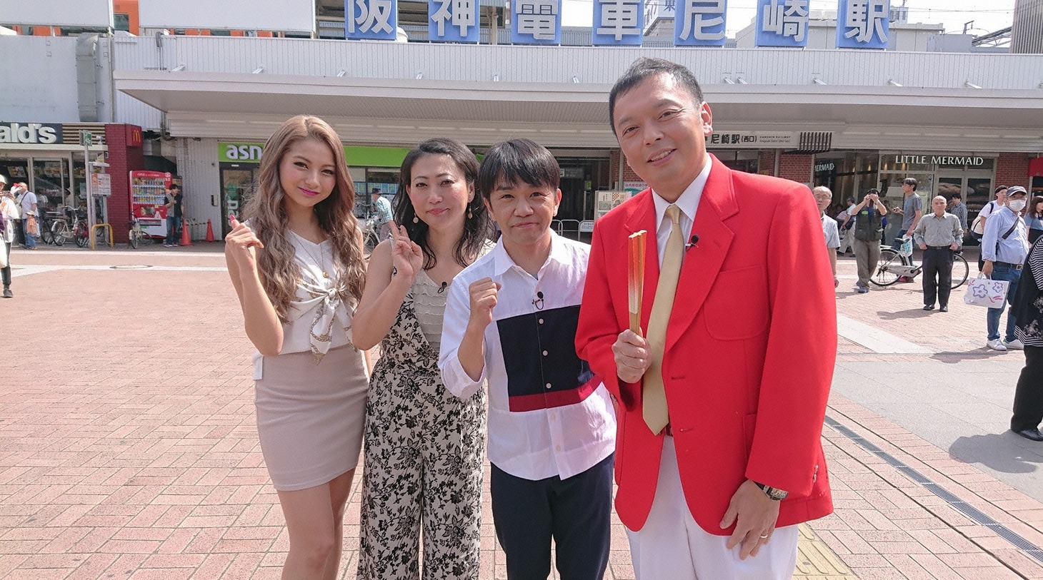 左からゆきぽよ、友近、中川家。(c)読売テレビ