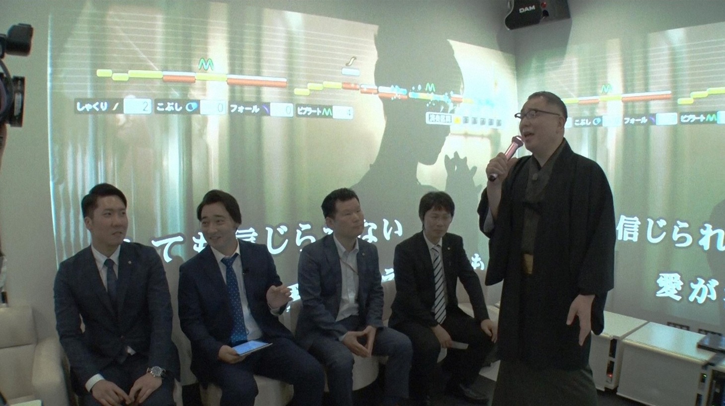「今夜一杯どうですか？」のワンシーン。(c)TBS