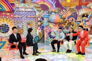 撮り下ろし企画「個室ビデオ芸人」より。