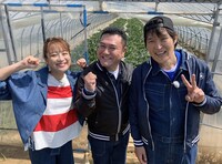 左から鈴木奈々、アンタッチャブル山崎、千原ジュニア。(c)テレビ東京