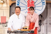 左からブラックマヨネーズ小杉、宮田聡子。(c)読売テレビ