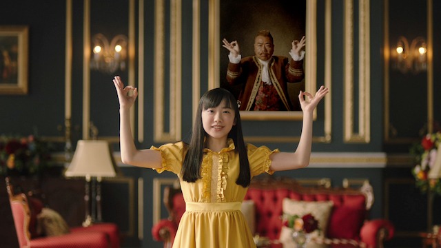 新CM「リビング」編のワンシーン。