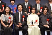 「第28回日本映画批評家大賞」授賞式の様子。前列左が友近。