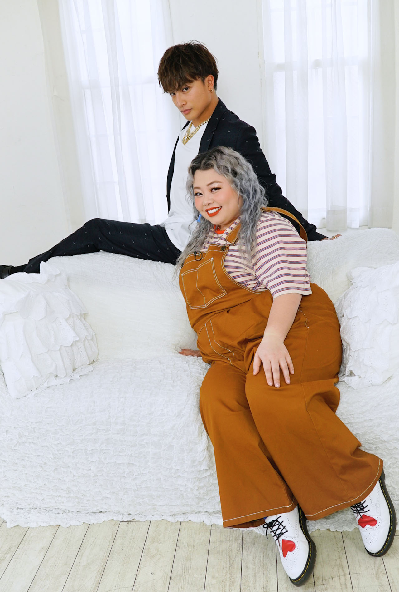 白濱亜嵐と渡辺直美（手前）。