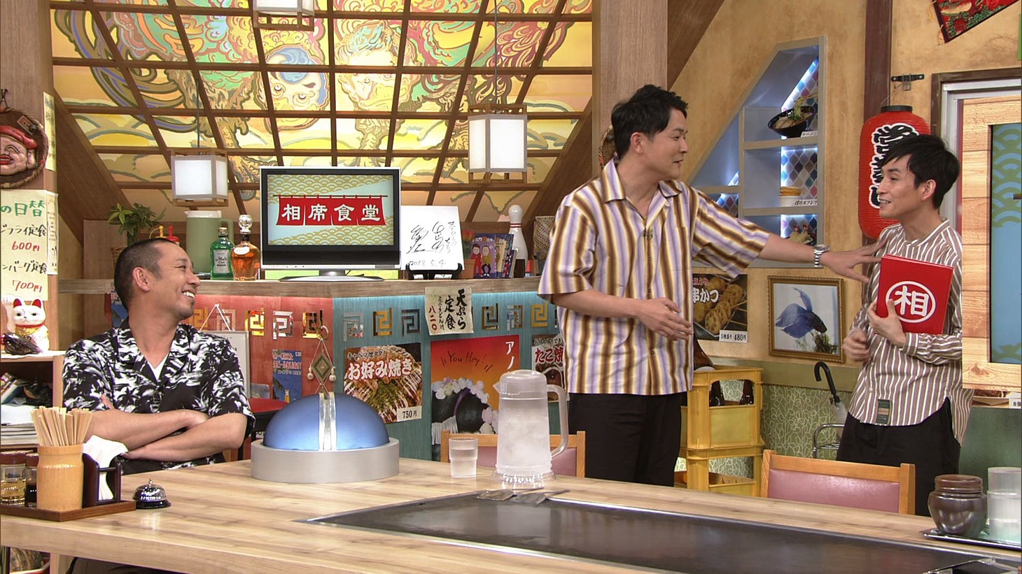 （左から）千鳥とカラテカ矢部。(c)ABC