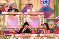 （下段左から）藤井弘輝アナ、谷まりあと、カミナリ（上段）。(c)フジテレビ